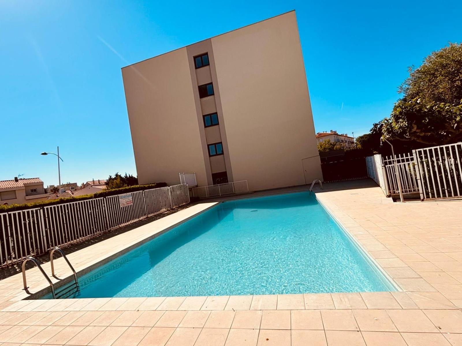Studio Moderne Avec Parking Et Piscine- 313 Canet-en-Roussillon Bagian luar foto