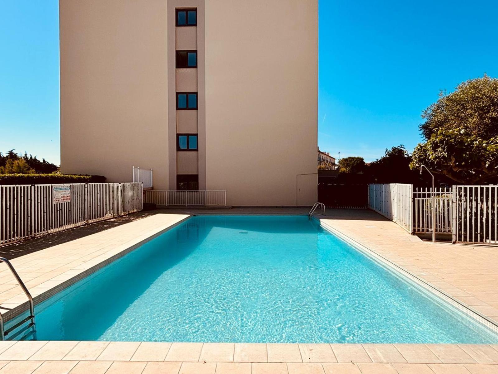 Studio Moderne Avec Parking Et Piscine- 313 Canet-en-Roussillon Bagian luar foto